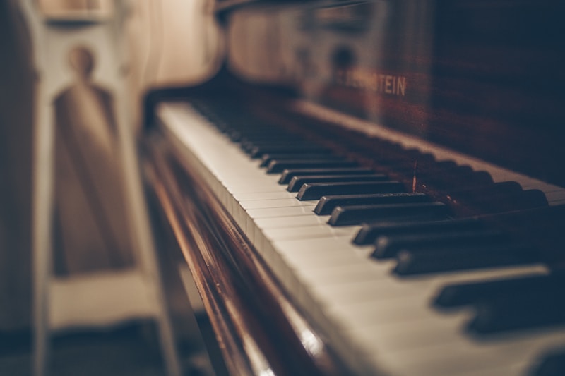 61-Key Digital Piano Keyboard Black